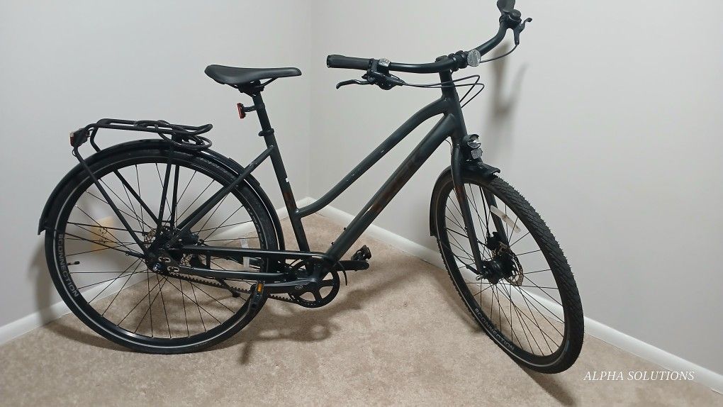 TREK DISTRICT 4 STAGGER HYBRID $750/OBO