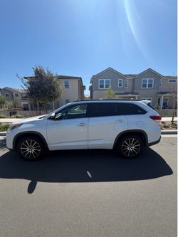 2018 Highlander SE