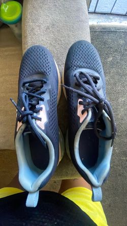 Size 8  Woman sketchers