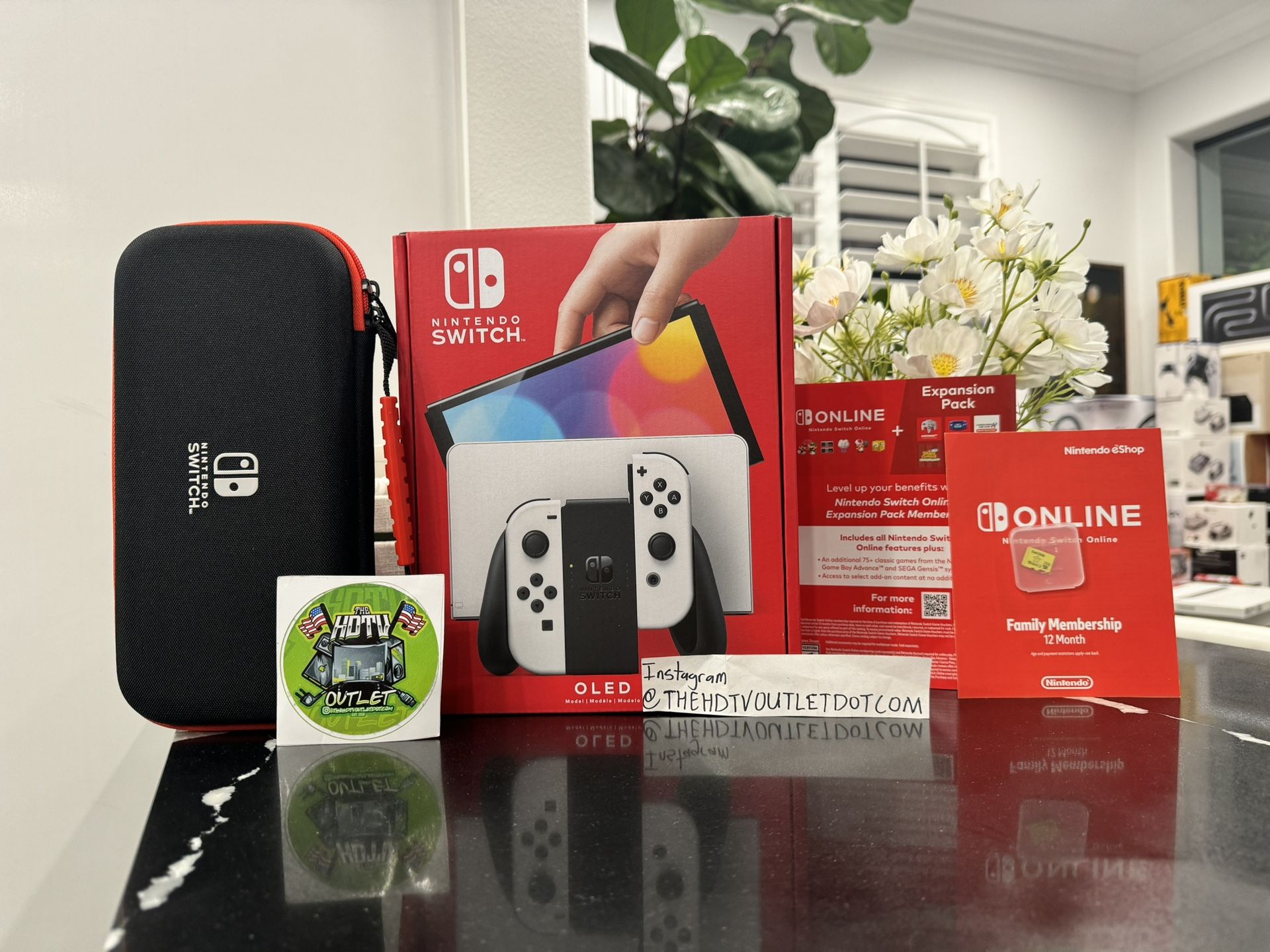 Nintendo Switch Oled Bundle 1yr Online Carrying Case 256micro Card 