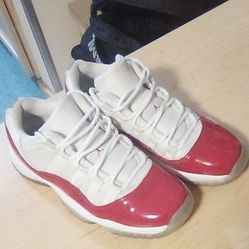 Air Jordan 11 Retro Low GS 'Cherry' Size 6Y 