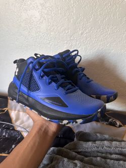 Under Armour Men size 8
