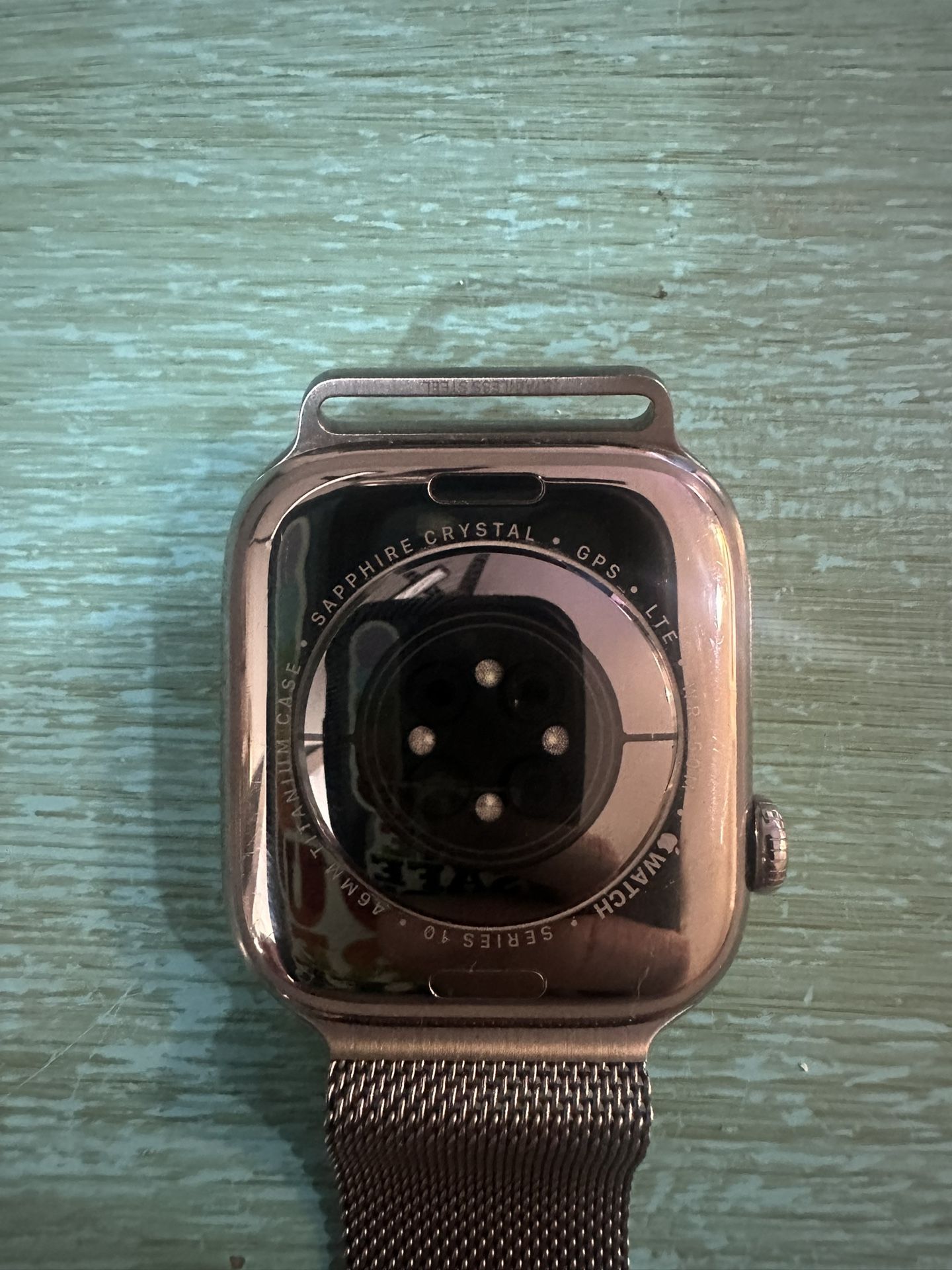 Apple Watch 10 - LTE & GPS with Milanese Loop