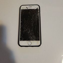 IPhone 6 screen is cracked but still works