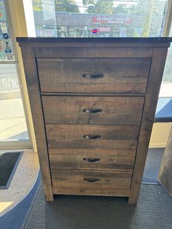 Ashley Furniture Rustic Design 5-Drawer Dresser