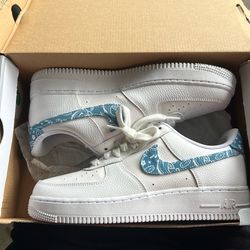 White Air Force’s ones with blue rag design