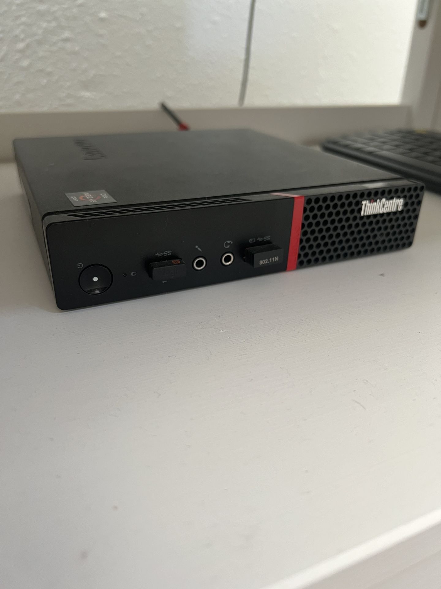 Lenovo M715q Mini PC - AMD Ryzen 5 + 16GB RAM