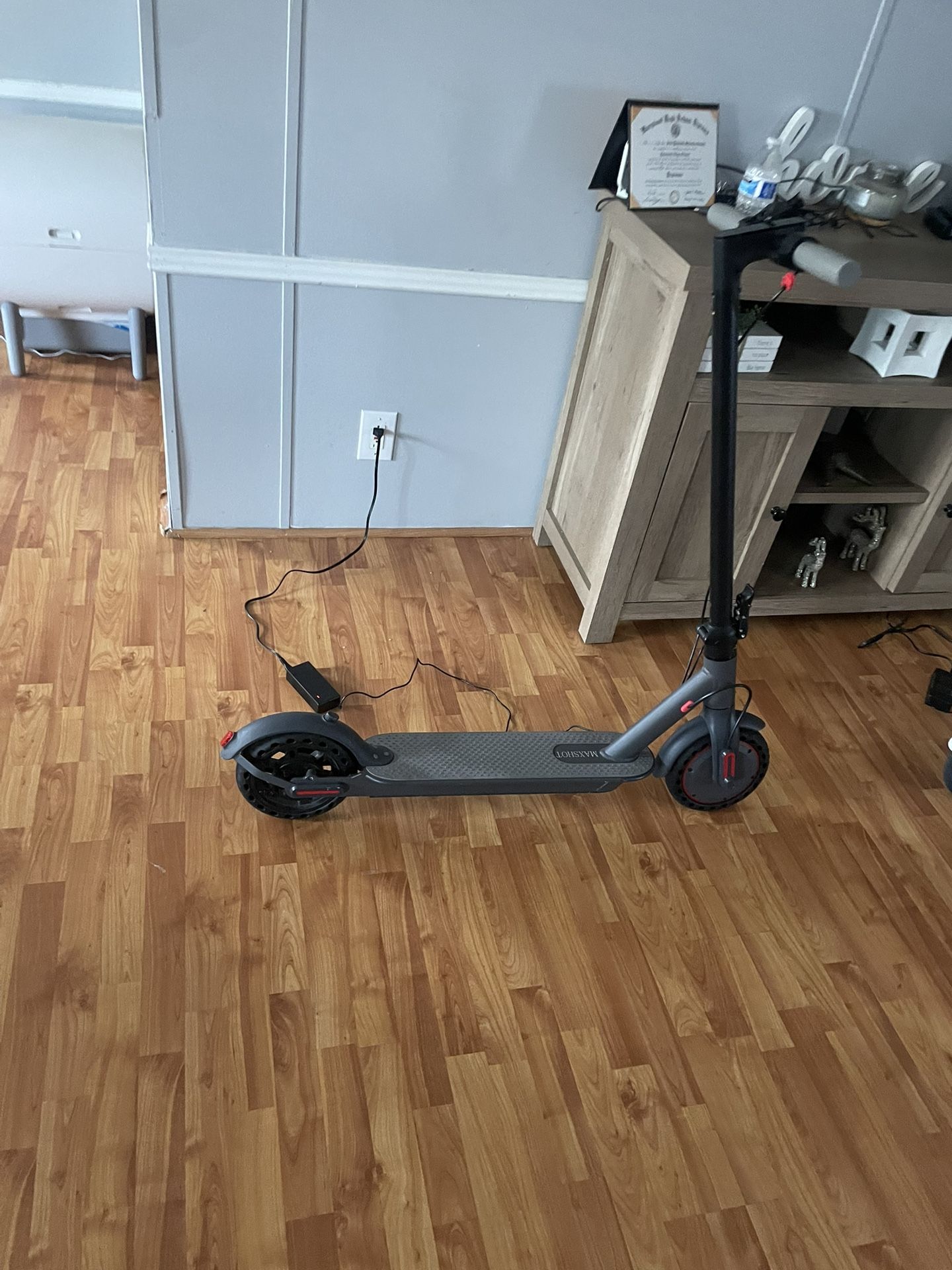 ELECTRIC SCOOTER FOR ALL AGES