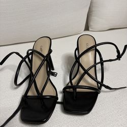 GUESS HEELS