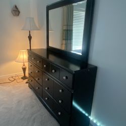 Bedroom dresser 