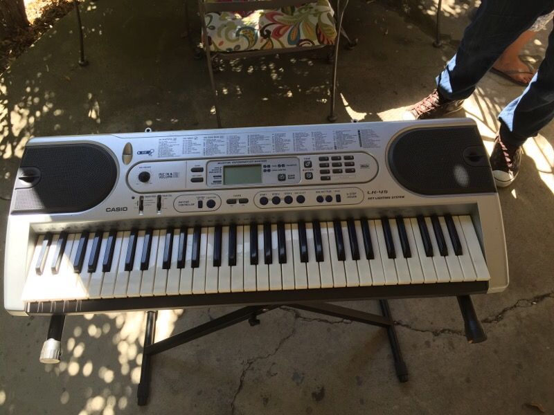Casio LK 45 lighting keyboard. for Sale in San Carlos CA OfferUp