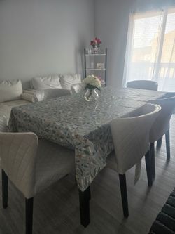 6 Crate and barrel Cream Quilted Faux Leather Kitchen Island Chairs  plus Table/ Dining set