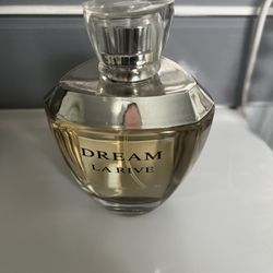 Dream La Rive perfume spray 3oz $20 • WOODBURY, NJ