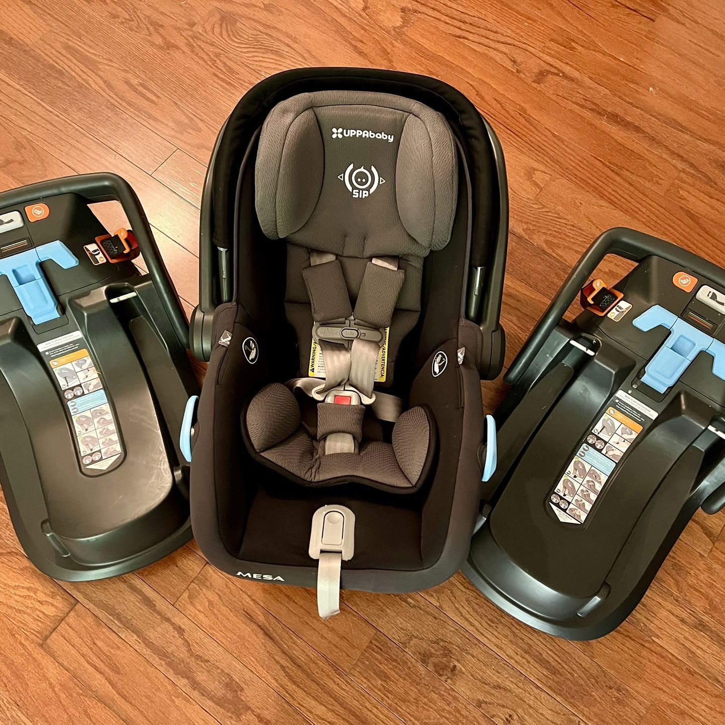 Uppababy MESA Infant Car Seat and SMARTSecure® System Base