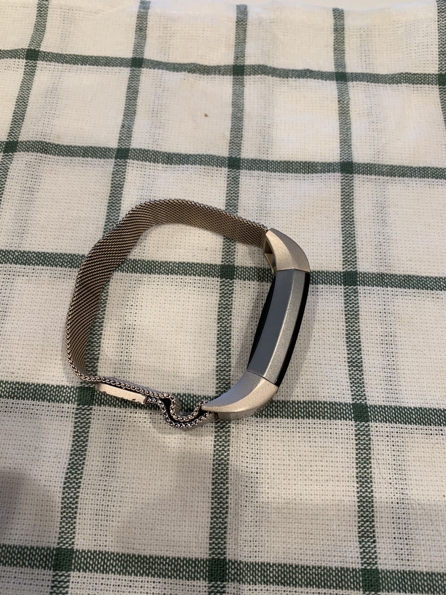 Fitbit Alta HR with band and three chargers