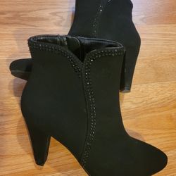 Women's Ankle Boots Sz 5 1/2    