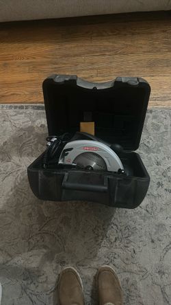 Like-New Craftsman 7-1/4” Circular Saw with Case