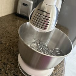 Hamilton Beach Stand Mixer  Stainless steel bowl with attachments included. 6 Speed Hand/Stand Mixer  