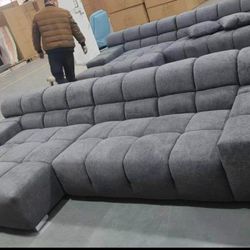 Contemporary Gray Sectional Sofa with Plush Design – Perfect for a Stylish and Comfortable Living Room! 🛋️✨ Visit us at BetterHomeFurnitures.com 