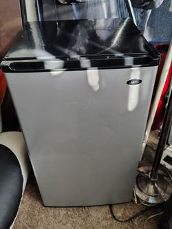 Sanyo Mini Fridge 