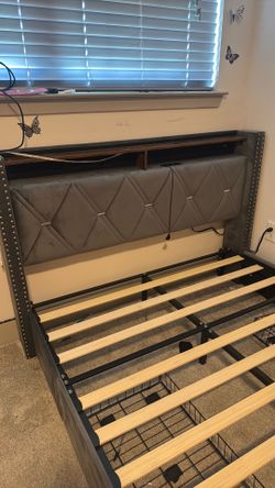 Full  size bed  has three side drawers