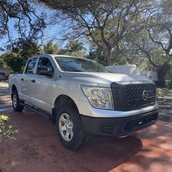 2018 Nissan Titan 