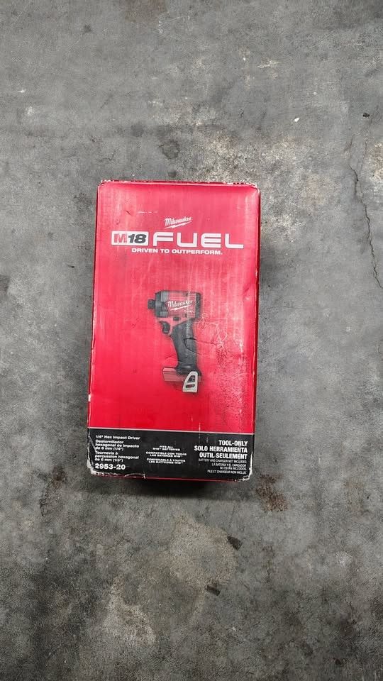 FREE BONUS BATTERY! NEW MILWAUKEE M18 FUEL 18V BRUSHLESS CORDLESS 1/4 INCH HEX IMPACT DRIVER - TOOL ONLY