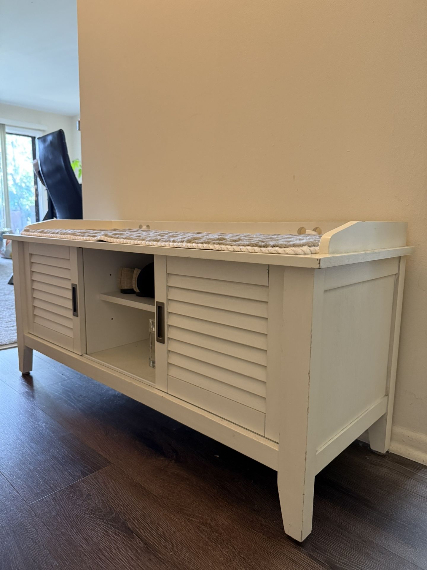 Bench 2-door With Cover Sheet