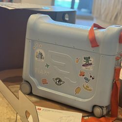 Stokke JetKids BedBox - Ride-On Suitcase for Kids 2-7 Years Old - Transforms Into Bed