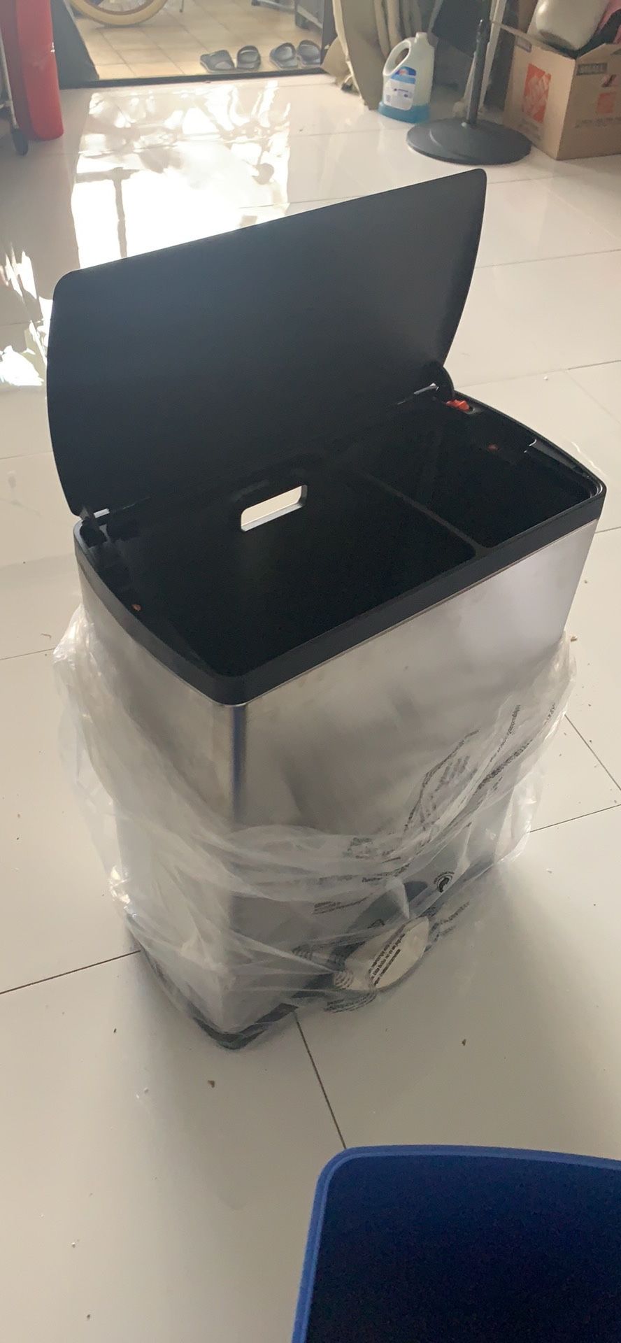 Kitchen Trash Can (Brand New)