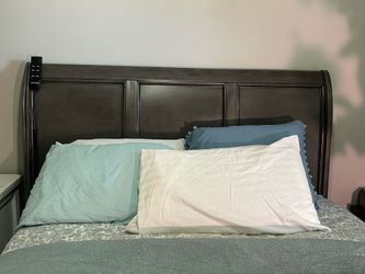 Queen size adjustable bed with headboard foot board 2 nightstands  ( see pics for damage it is able to be hidden with pillows)