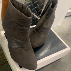 Women shoes size 6