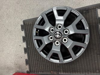 Toyota rims 17”