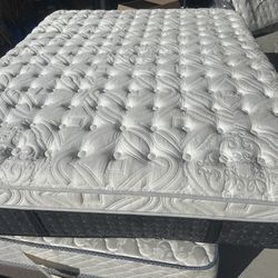 DISPLAY MODEL CALIFORNIA KING MATTRESS ONLY