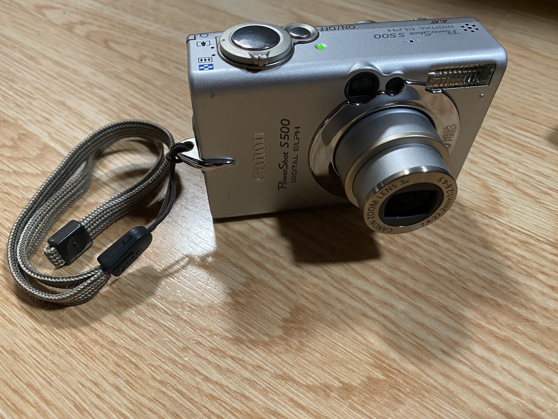 Canon PowerShot S500 Digital ELPH with 3x Optical Zoom w/Battery and Charger