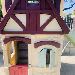 Step 2 Enchanting Adventure Playset