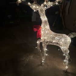 1 Reindeer W Gold Antlers White  With Now