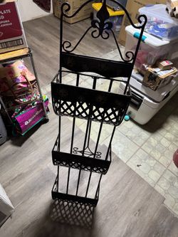 Magazine holder