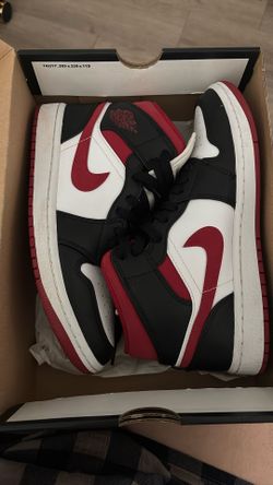 Air Jordan 1 Mid 