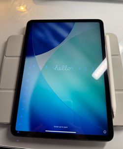 iPad Pro 3rd Generation 11” 256GB Wi-Fi + Cellular + Apple Pencil + Case