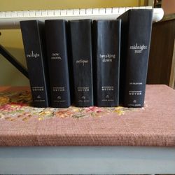Twilight Saga Full Set Plus New Midnight Sun Book