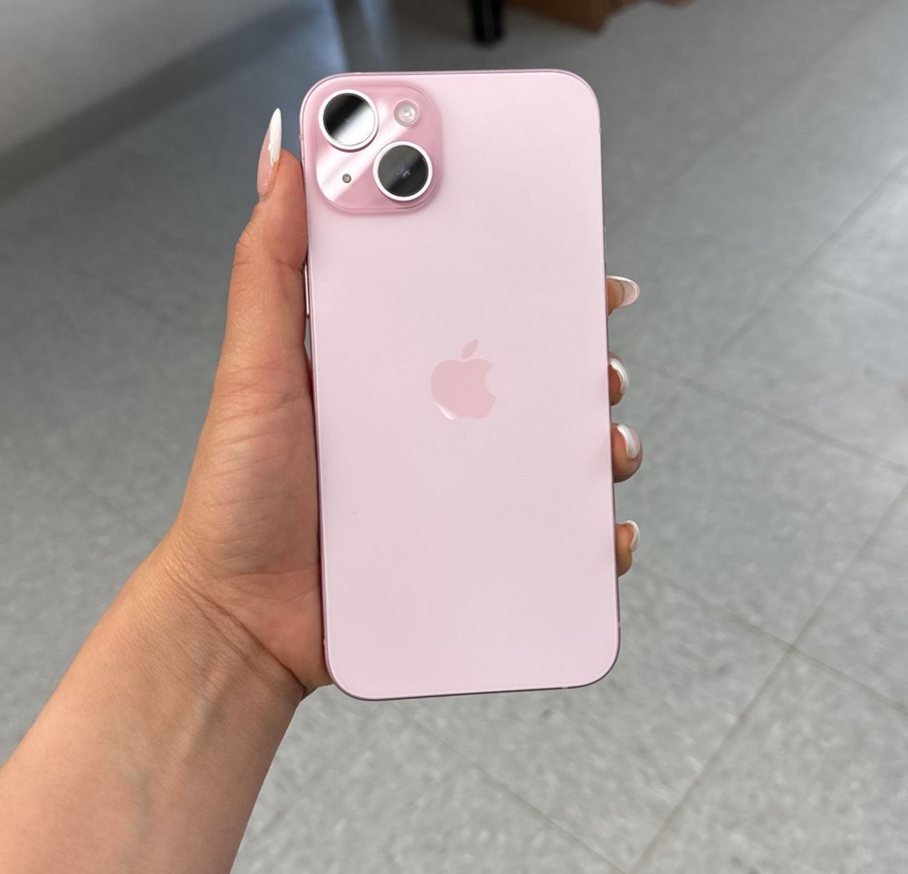 iphone 15 plus (healthy battery & like new ) UNLOCKED