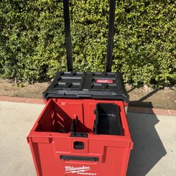 Milwaukee PACKOUT 19 in. Rolling Drawer Tool Box