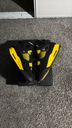 Jordan 4 Retro (Thunder) VNDS OG ALL