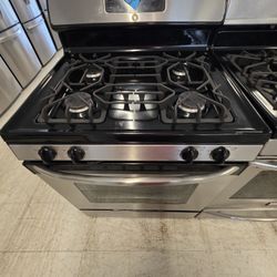 Gas Stoves Used Good Condition 90days Warranty  From $350 Up To $450