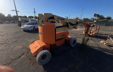40’ Articulating boom lift. Needs to go today