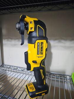 20v milti tool Oscillating Dewalt each 85 NEW