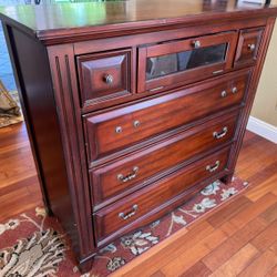 Solid Wood Dresser 