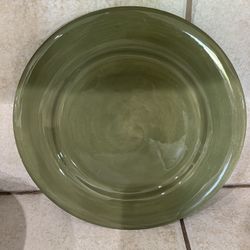 Set Of 8 Avellino Hand Painted Dinner Plates In Celery