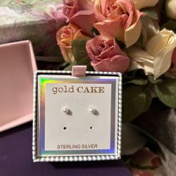 Pretty!!! Little Sterling Silver Pearl Earrings !!!